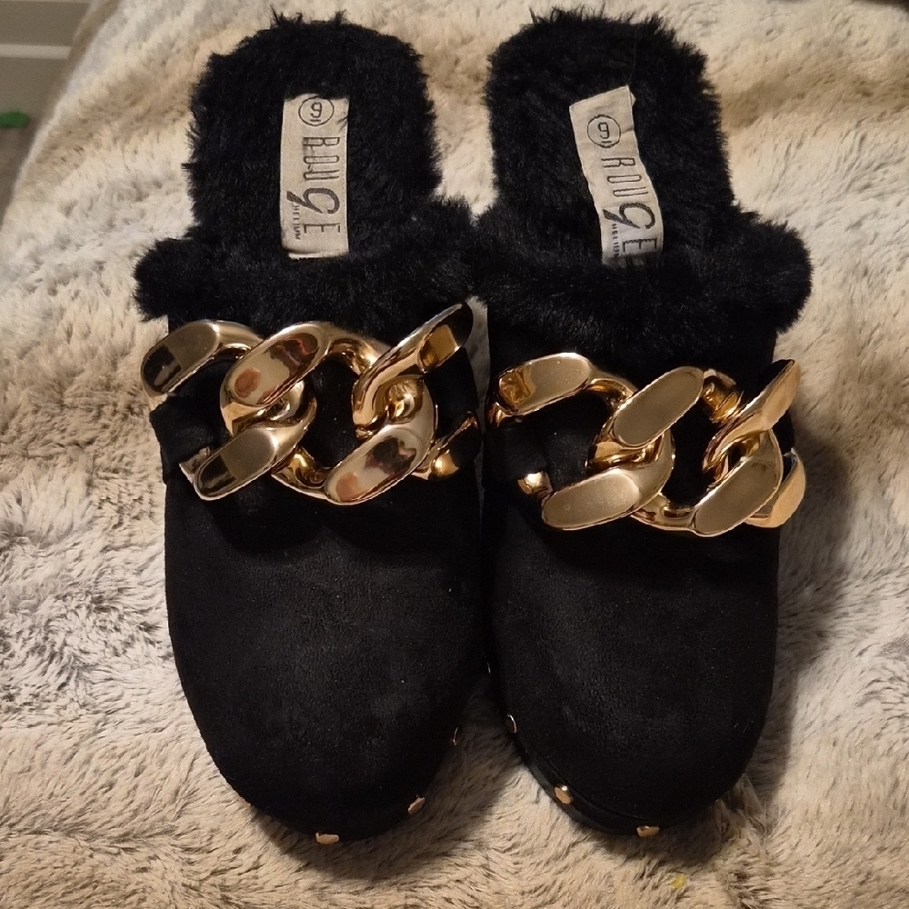 Rouge Helium Black and Gold Mules